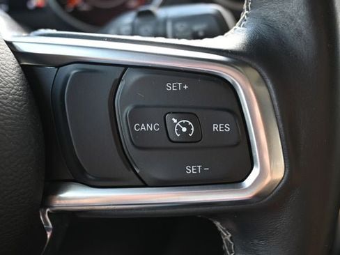Used 2019 Jeep Wrangler Unlimited Sahara AWD/4WD image 37