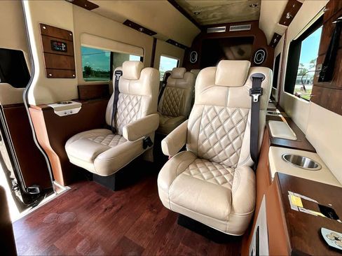 Used 2017 Mercedes-Benz Sprinter 3500 image 20