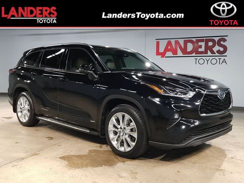 Used 2023 Toyota Highlander Limited AWD/4WD image 1