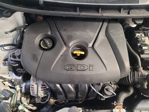 Used 2014 Hyundai Elantra GT w/ Option Group 02 image 30