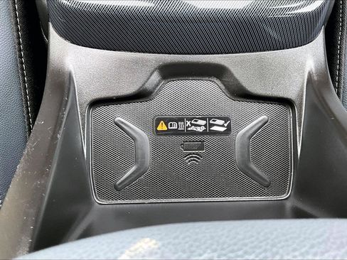 Used 2022 Chevrolet Colorado Z71 AWD/4WD image 35