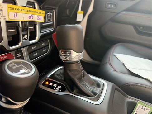 New 2026 Jeep Gladiator Rubicon w/ Steel Bumper Group image 31