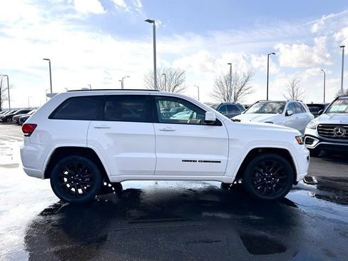 Used 2019 Jeep Grand Cherokee Altitude image 13