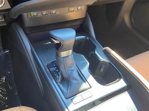 Used 2023 Lexus ES 300h w/ Premium Package image 21