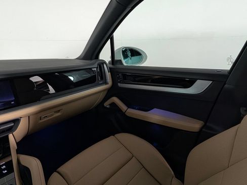 Certified 2026 Porsche Cayenne AWD/4WD image 23