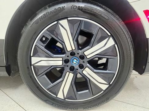 Used 2023 BMW iX xDrive50 w/ Sport Package AWD/4WD image 75
