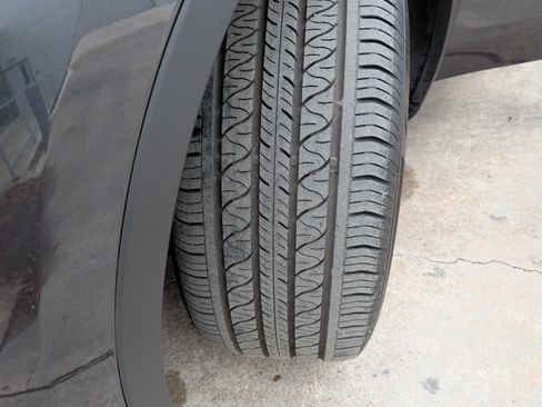 Used 2024 Tesla Model Y Long Range image 12