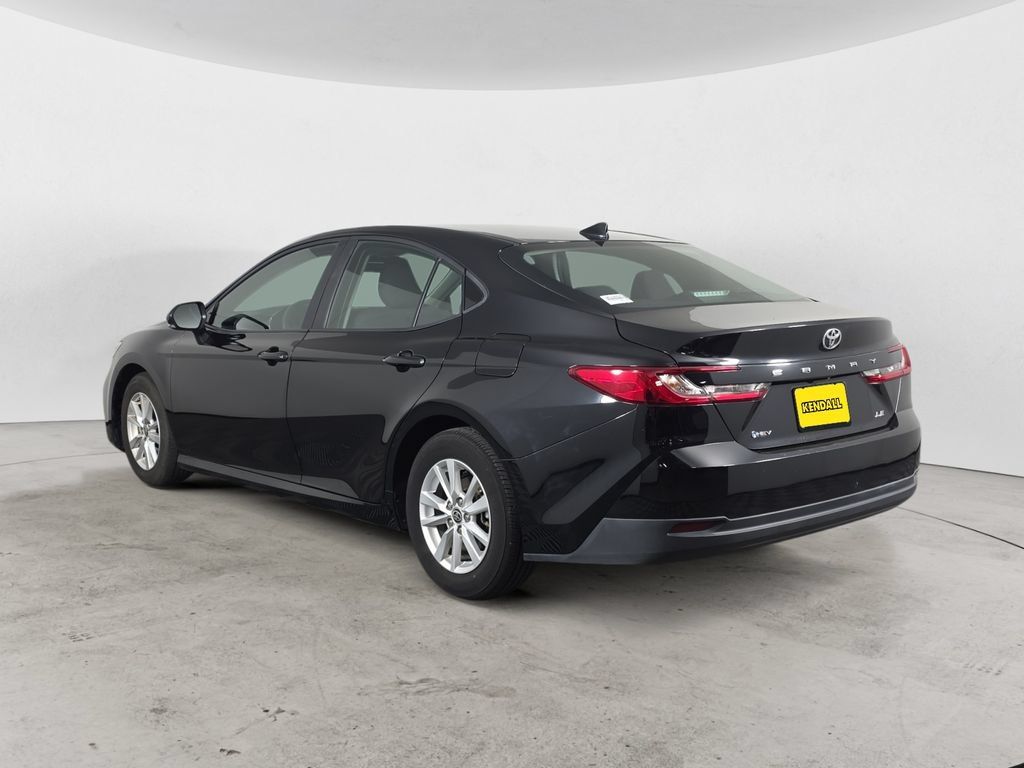 Used 2025 Toyota Camry LE FWD image 7