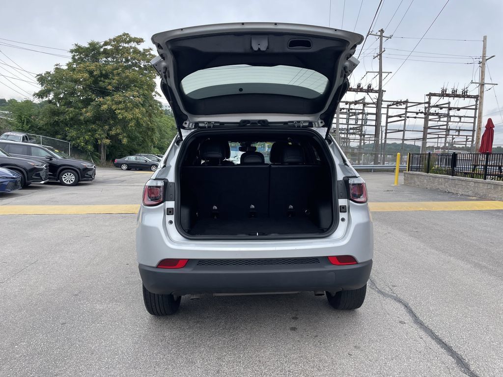 Used 2024 Jeep Compass Latitude AWD/4WD image 13