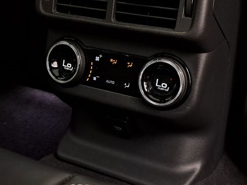 Used 2020 Land Rover Range Rover Velar SV Autobiography Dynamic image 36