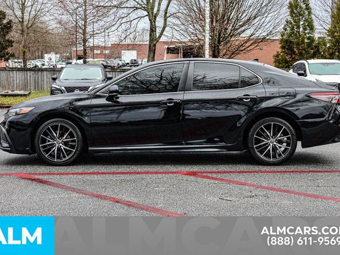 Used 2022 Toyota Camry SE image 8