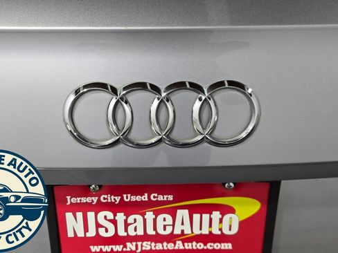 Used 2018 Audi Q5 2.0T Premium Plus w/ Premium Plus Package AWD/4WD image 32