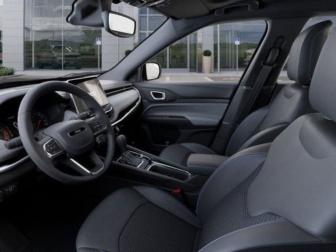 New 2025 Jeep Compass Latitude w/ Sun & Sound Group image 22