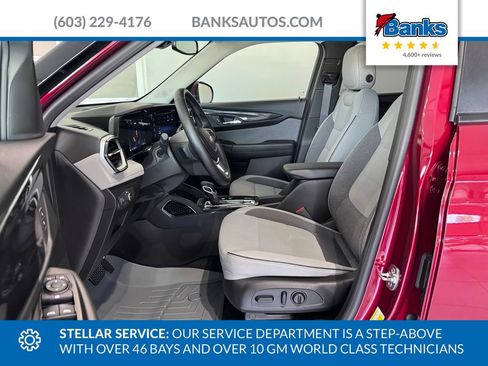 Used 2025 Chevrolet TrailBlazer LT w/ Convenience Package AWD/4WD image 9