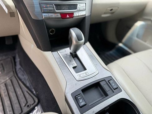 Used 2010 Subaru Outback 2.5i Limited image 16