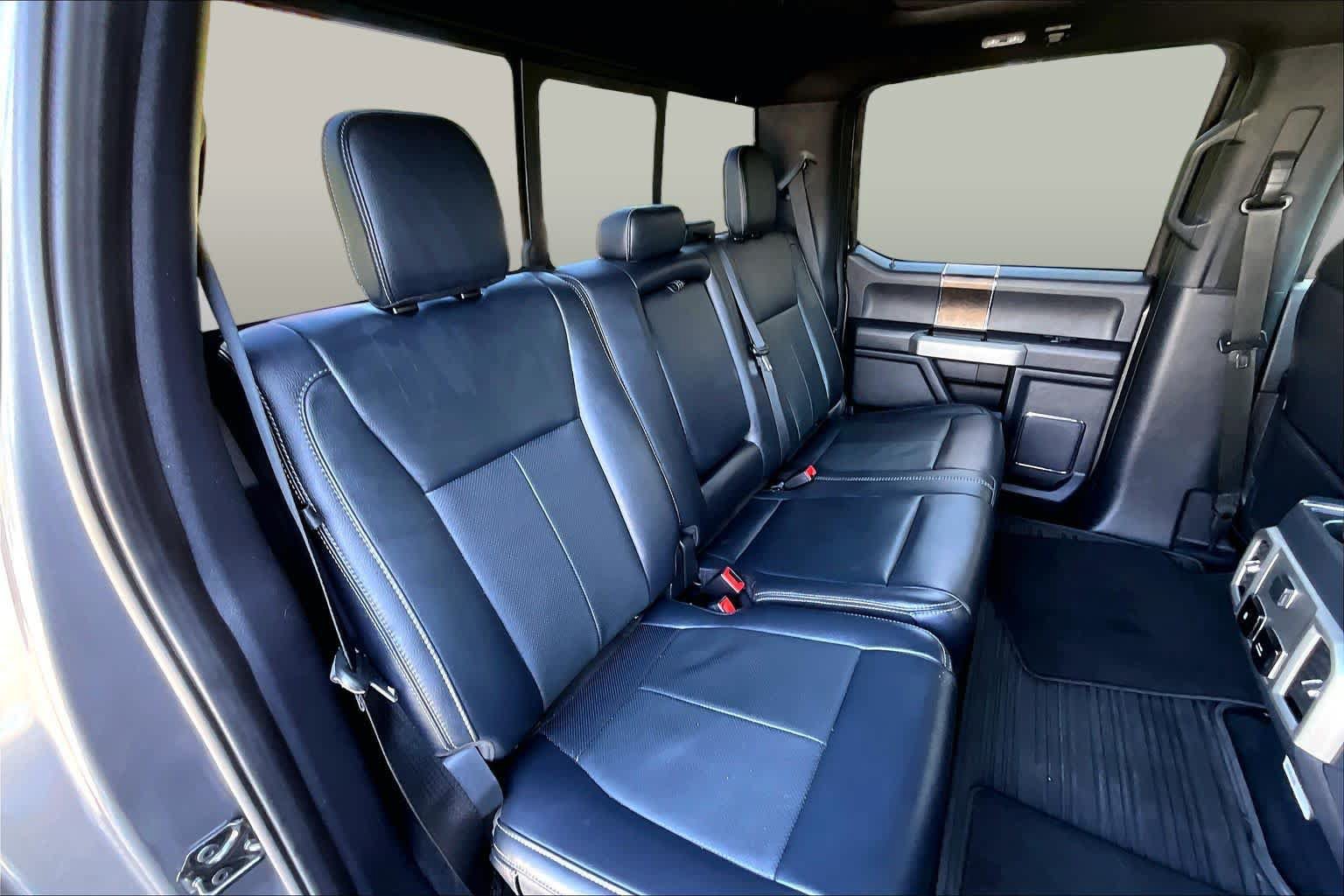 Used 2022 Ford F250 Lariat w/ Black Appearance Package AWD/4WD image 19