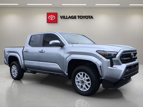 Certified 2025 Toyota Tacoma SR5 RWD image 7