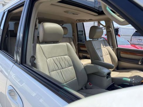 Used 2004 Lexus LX 470 4WD image 11