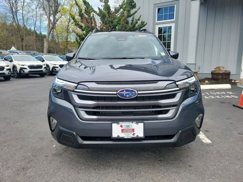 Used 2025 Subaru Forester Premium image 9