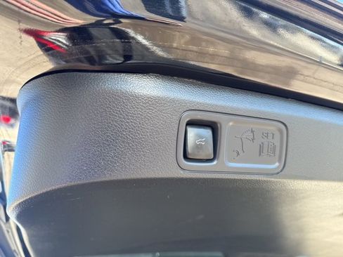 Used 2024 Ford Expedition Limited image 26