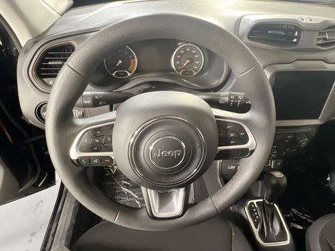 Used 2023 Jeep Renegade Latitude w/ Sun/Sound Group AWD/4WD image 11