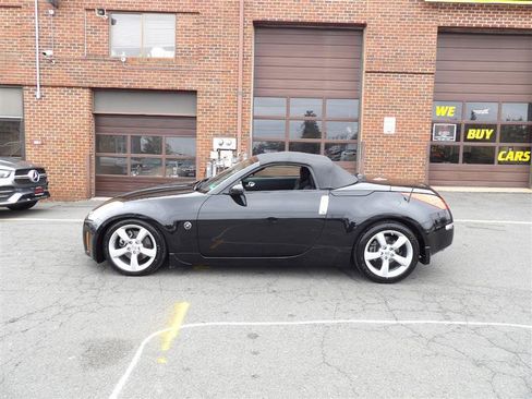 Used 2006 Nissan 350Z Touring image 4