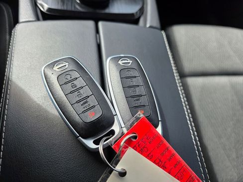 Used 2026 Nissan Rogue SV image 27