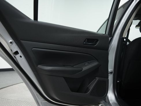 Used 2024 Nissan Altima 2.5 SV image 19