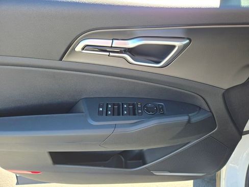 New 2026 Kia Sportage S image 14