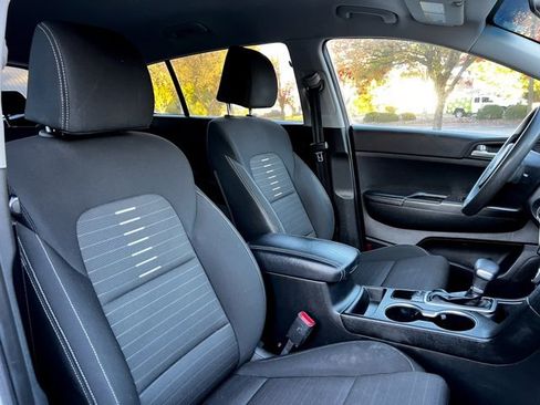 Used 2018 Kia Sportage LX image 25