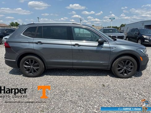 Used 2023 Volkswagen Tiguan SE w/ Panoramic Sunroof Package FWD image 6