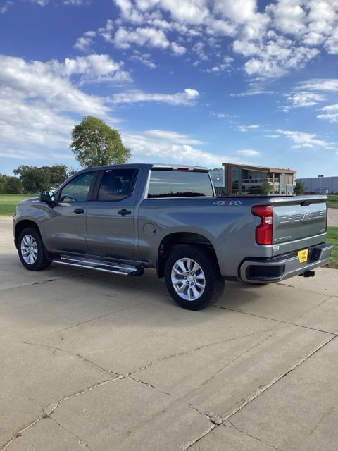 Used 2021 Chevrolet Silverado 1500 Custom AWD/4WD image 3