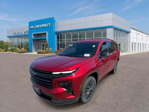 Used 2026 Chevrolet Traverse LT w/ Midnight/Sport Edition AWD/4WD image 1