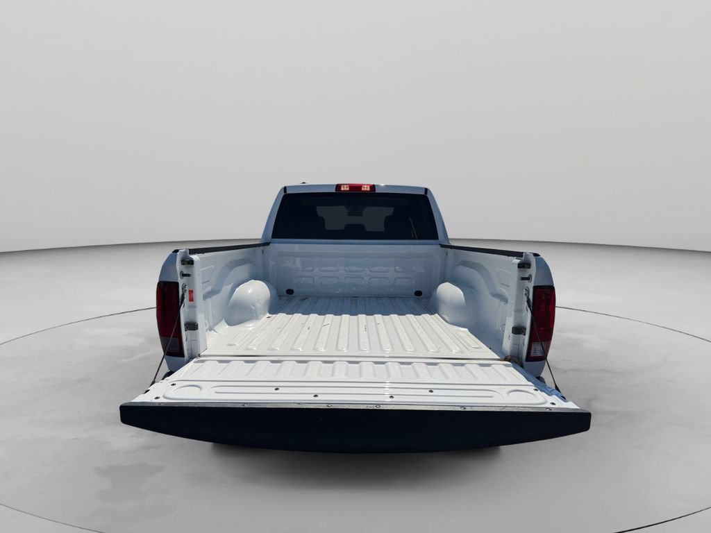 Used 2022 RAM 1500 Classic SLT AWD/4WD image 23