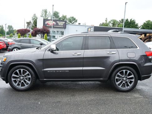 Used 2017 Jeep Grand Cherokee Overland AWD/4WD image 2