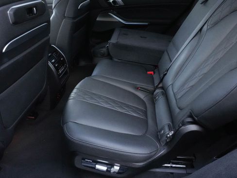 Certified 2025 BMW X7 M60i image 33