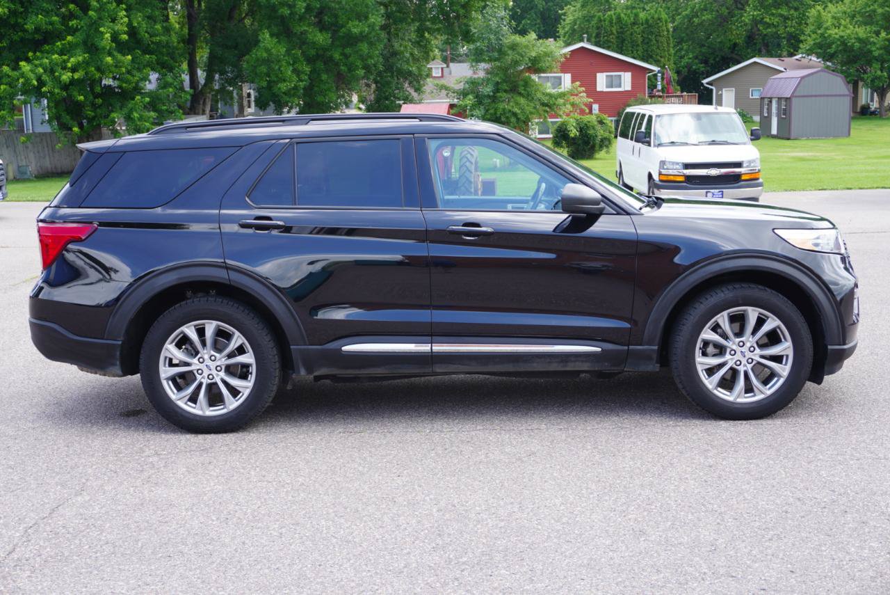 Used 2023 Ford Explorer XLT w/ Equipment Group 202A AWD/4WD image 6