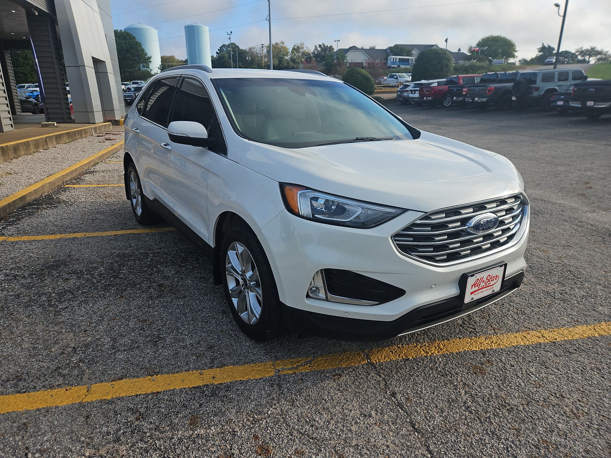Used 2022 Ford Edge Titanium AWD/4WD image 3
