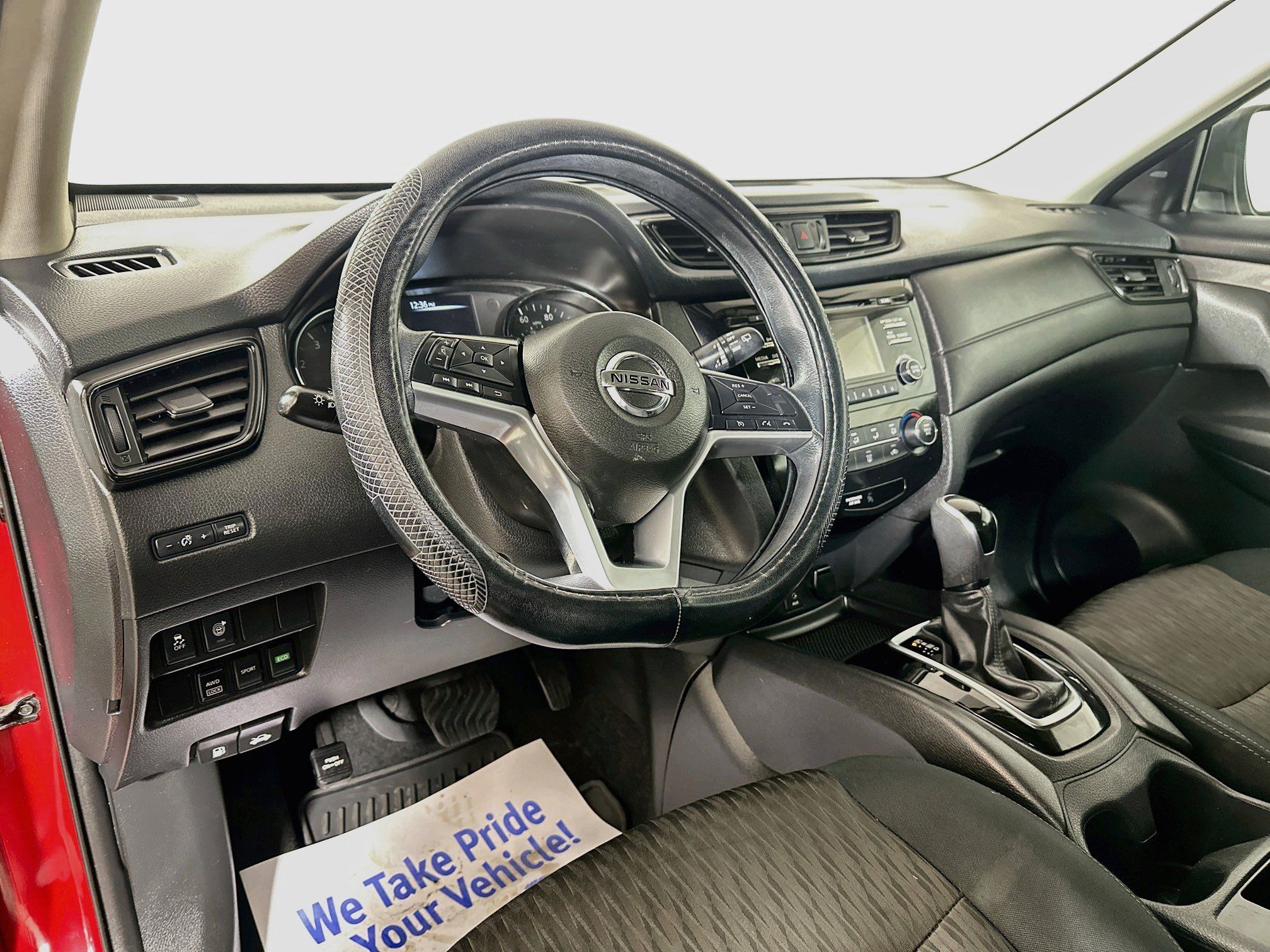Used 2017 Nissan Rogue S AWD/4WD image 9