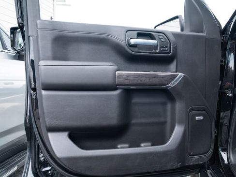 Used 2020 Chevrolet Silverado 1500 LTZ AWD/4WD image 22