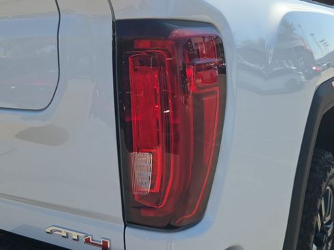 Used 2020 GMC Sierra 2500 AT4 w/ AT4 Premium Package AWD/4WD image 11