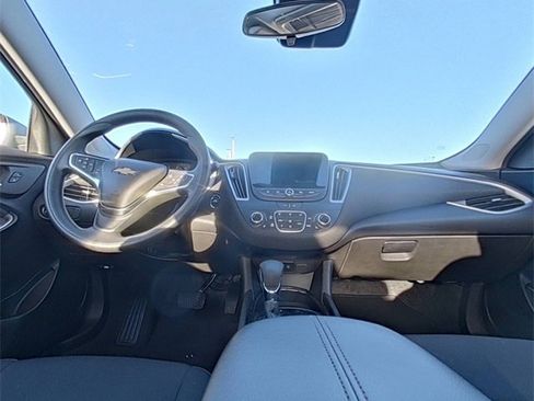 Used 2025 Chevrolet Malibu LT image 24