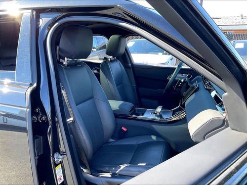 Used 2026 Land Rover Range Rover Velar Dynamic SE AWD/4WD image 9