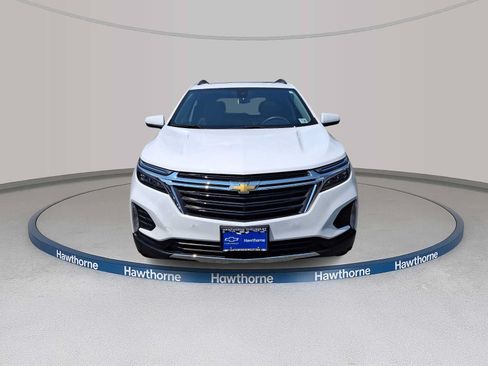 Used 2023 Chevrolet Equinox LT AWD/4WD image 2