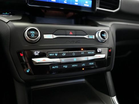 Used 2020 Ford Explorer XLT w/ Equipment Group 202A RWD image 23