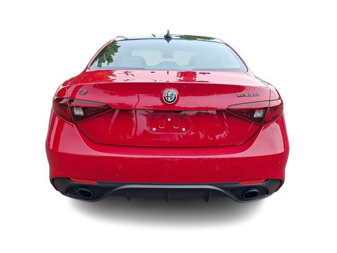 Used 2023 Alfa Romeo Giulia Estrema AWD/4WD image 5