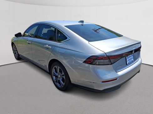 Certified 2023 Honda Accord EX image 7