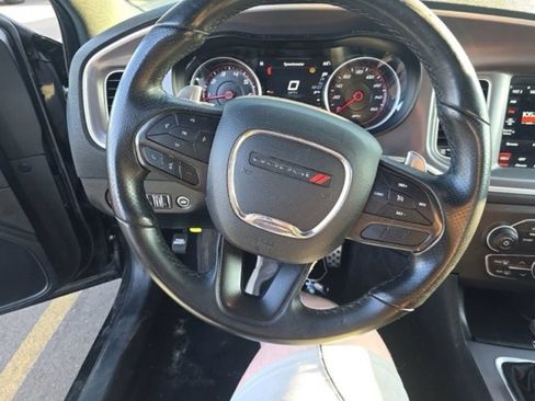 Used 2022 Dodge Charger R/T RWD image 12