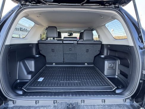 Used 2023 Toyota 4Runner SR5 Premium image 5