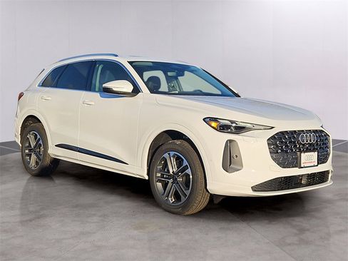 New 2025 Audi Q5 Premium image 2